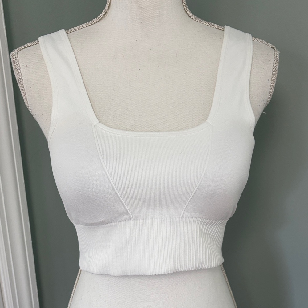 NWOT Yogalicious White Seamless Glow Gleam Bra Cropped Tank XL
